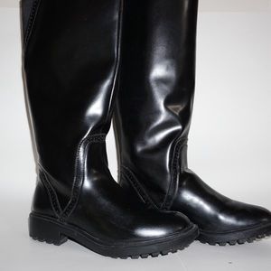 ⬇️ orig $64 Zara | Flat Boots